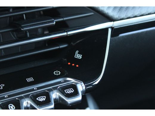 Peugeot 208 Peugeot 5drs 1.2 PureTech 100pk GT Pack | Navigatie | Stoelverwarming | Alcantara | Camera | Blac... ActivLease financial lease