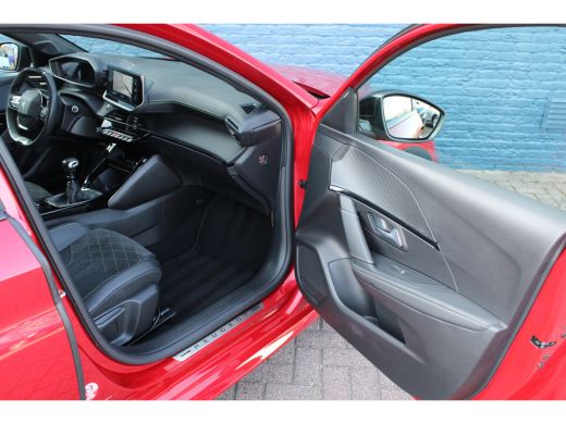 Peugeot 208 Peugeot 5drs 1.2 PureTech 100pk GT Pack | Navigatie | Stoelverwarming | Alcantara | Camera | Blac... ActivLease financial lease