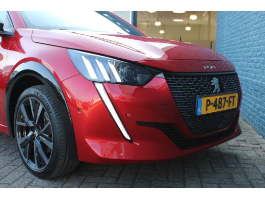 Peugeot 208 Peugeot 5drs 1.2 PureTech 100pk GT Pack | Navigatie | Stoelverwarming | Alcantara | Camera | Blac... ActivLease financial lease