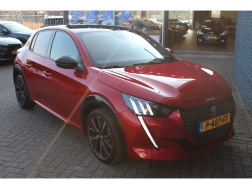 Peugeot 208 Peugeot 5drs 1.2 PureTech 100pk GT Pack | Navigatie | Stoelverwarming | Alcantara | Camera | Blac... ActivLease financial lease