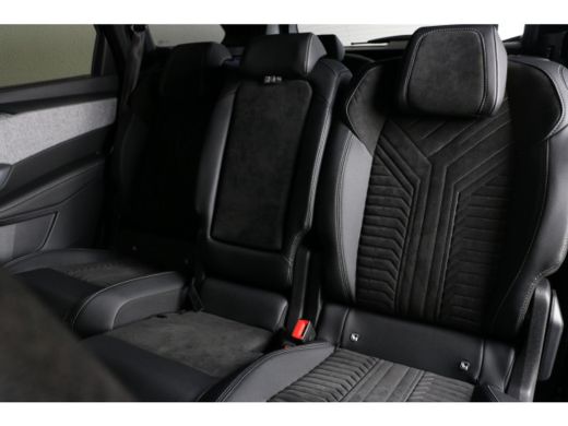 Peugeot E-5008 Peugeot GT 73 kWh 214 | Warmtepomp | Navi | Camera | Verwarmde stoelen en stuur | LED Koplampen |... ActivLease financial lease