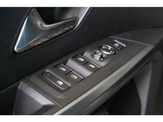 Peugeot E-5008 Peugeot GT 73 kWh 214 | Warmtepomp | Navi | Camera | Verwarmde stoelen en stuur | LED Koplampen |... ActivLease financial lease