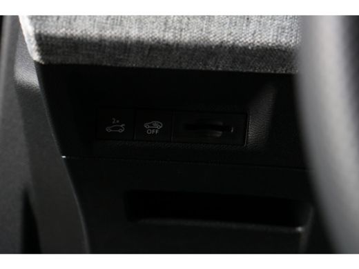 Peugeot E-5008 Peugeot GT 73 kWh 214 | Warmtepomp | Navi | Camera | Verwarmde stoelen en stuur | LED Koplampen |... ActivLease financial lease