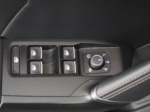 Seat Leon Sportstourer 1.4 e-Hybrid VZ Performance 245pk | Cruise control | Navigatie | Led koplampen | Parkeersensoren ... ActivLease financial lease