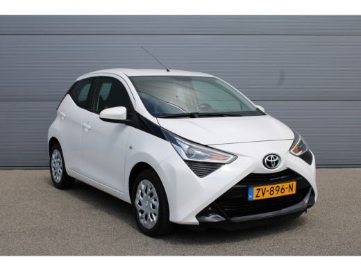 Toyota Aygo Toyota 1.0 X-Play Limited | AIRCO | CAMERA | CARPLAY | ActivLease financial lease