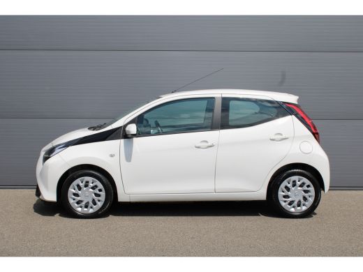 Toyota Aygo Toyota 1.0 X-Play Limited | AIRCO | CAMERA | CARPLAY | ActivLease financial lease
