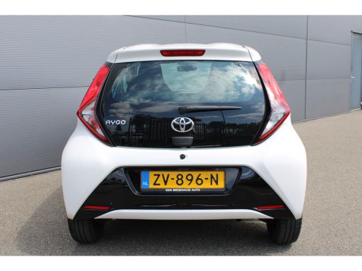 Toyota Aygo Toyota 1.0 X-Play Limited | AIRCO | CAMERA | CARPLAY | ActivLease financial lease