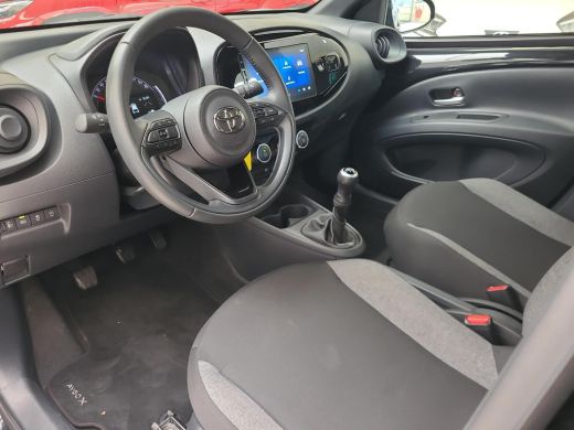 Toyota Aygo X 1.0 VVT-i MT Play | Apple CarPlay / Android Auto | Rijklaarprijs incl. garantie | ActivLease financial lease
