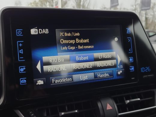 Toyota C-HR 1.8 Hybrid Dynamic | Navigatie | Adaptive Cruise | Rijklaarprijs incl. garantie | ActivLease financial lease