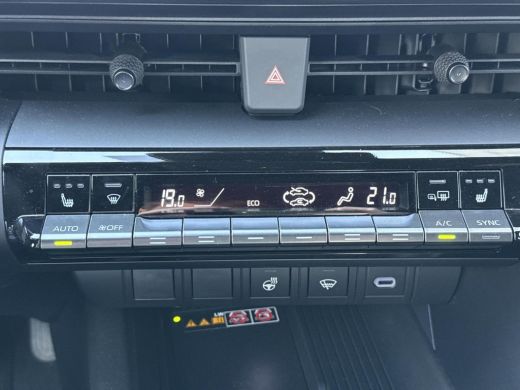 Toyota C-HR 2.0 Hybrid 200 Dynamic **DODEHOEK DETECTIE/ STOEL EN STUURWIELVERWARMING/ ADAPTIEF CRUISE CONTROL** ActivLease financial lease