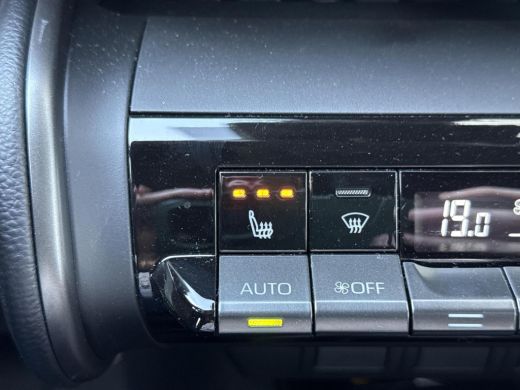 Toyota C-HR 2.0 Hybrid 200 Dynamic **DODEHOEK DETECTIE/ STOEL EN STUURWIELVERWARMING/ ADAPTIEF CRUISE CONTROL** ActivLease financial lease