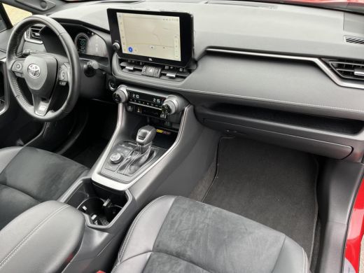 Toyota RAV4 2.5 Plug-in Hybrid AWD GR SPORT | Navigatie | Carplay | Elektrische voorstoelen | Stoel- + achter... ActivLease financial lease