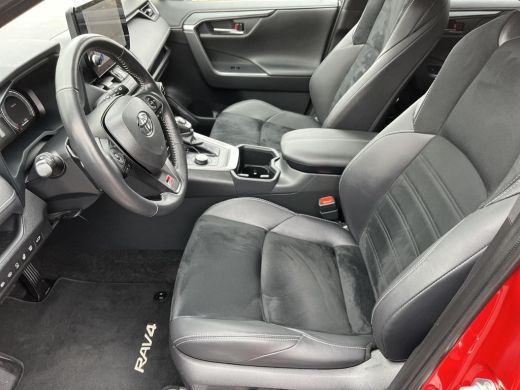 Toyota RAV4 2.5 Plug-in Hybrid AWD GR SPORT | Navigatie | Carplay | Elektrische voorstoelen | Stoel- + achter... ActivLease financial lease