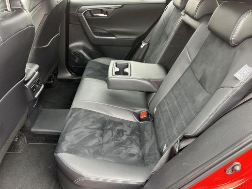 Toyota RAV4 2.5 Plug-in Hybrid AWD GR SPORT | Navigatie | Carplay | Elektrische voorstoelen | Stoel- + achter... ActivLease financial lease