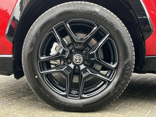 Toyota RAV4 2.5 Plug-in Hybrid AWD GR SPORT | Navigatie | Carplay | Elektrische voorstoelen | Stoel- + achter... ActivLease financial lease
