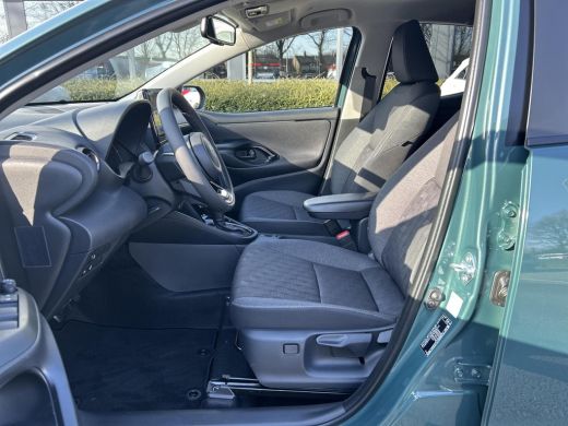Toyota Yaris 1.5 Hybrid 115 Dynamic ActivLease financial lease