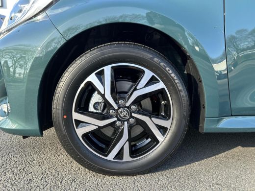 Toyota Yaris 1.5 Hybrid 115 Dynamic ActivLease financial lease