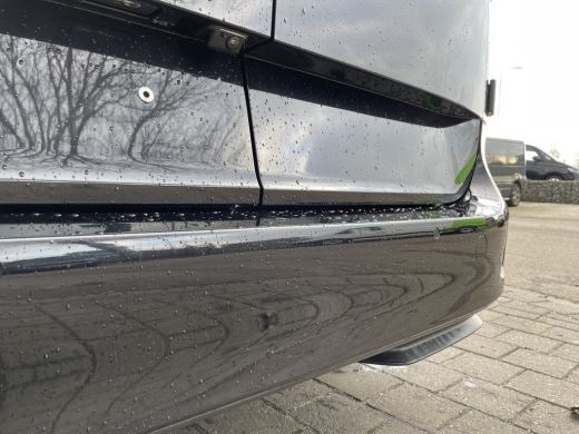 Volkswagen ID. Buzz Cargo Black edition 77 kWh | 204 Pk | Achterdeuren | App Connect | Camera | PDC ActivLease financial lease