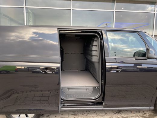 Volkswagen ID. Buzz Cargo Black edition 77 kWh | 204 Pk | Achterdeuren | App Connect | Camera | PDC ActivLease financial lease
