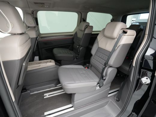 Volkswagen Multivan 1.4 eHybrid 218pk L2H1 Style DSG Navigatie Leder Camera El. Schuifdeuren ActivLease financial lease