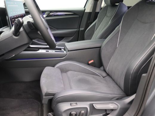 Volkswagen Passat Variant 1.5 eTSI Elegance Business 150PK DSG Adaptieve Cruise Controle, Head-Up Display, Side Ass... ActivLease financial lease