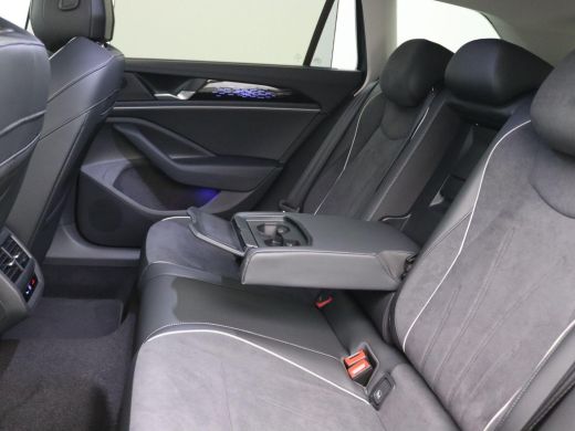 Volkswagen Passat Variant 1.5 eTSI Elegance Business 150PK DSG Adaptieve Cruise Controle, Head-Up Display, Side Ass... ActivLease financial lease
