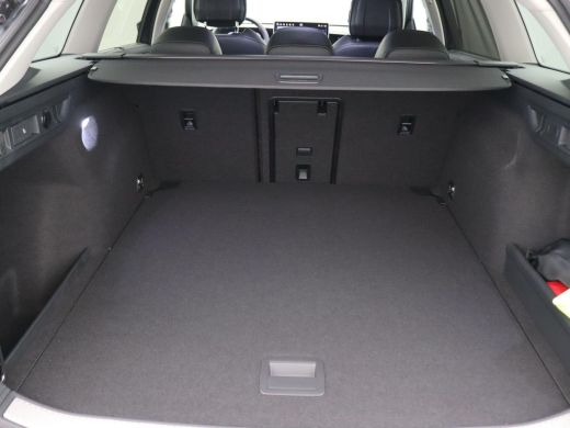 Volkswagen Passat Variant 1.5 eTSI Elegance Business 150PK DSG Adaptieve Cruise Controle, Head-Up Display, Side Ass... ActivLease financial lease