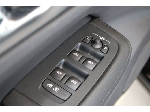 Volvo  V60 Volvo T6 350PK AWD Plus Dark | Keyless Entry | 19'' | Getint Glas ActivLease financial lease