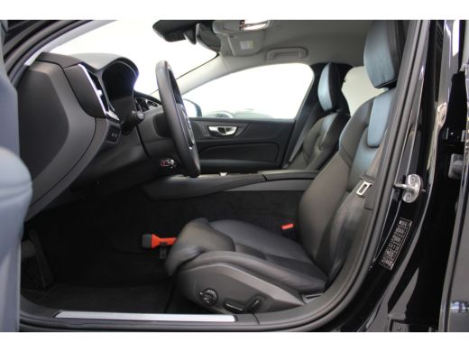 Volvo  V60 Volvo T6 350PK AWD Plus Dark | Keyless Entry | 19'' | Getint Glas ActivLease financial lease
