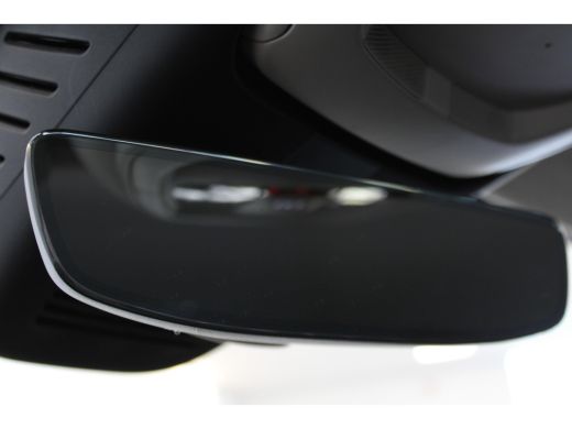 Volvo  V60 Volvo T6 350PK AWD Plus Dark | Keyless Entry | 19'' | Getint Glas ActivLease financial lease