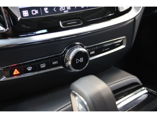 Volvo  V60 Volvo T6 350PK AWD Plus Dark | Keyless Entry | 19'' | Getint Glas ActivLease financial lease