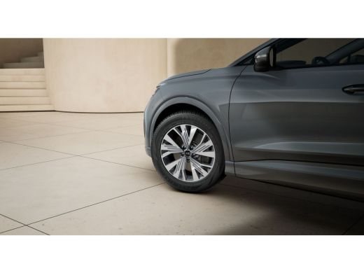 Audi Q4 e-tron 45 quattro Advanced edition 82 kWh | Trekhaak | Assistentiepakket plus | Zwart optiek | Privacy g... ActivLease financial lease