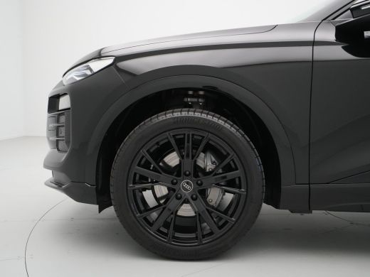 Audi Q6 e-tron edition 83 kWh Navigatie Carplay Acc Pdc Sideassist ActivLease financial lease
