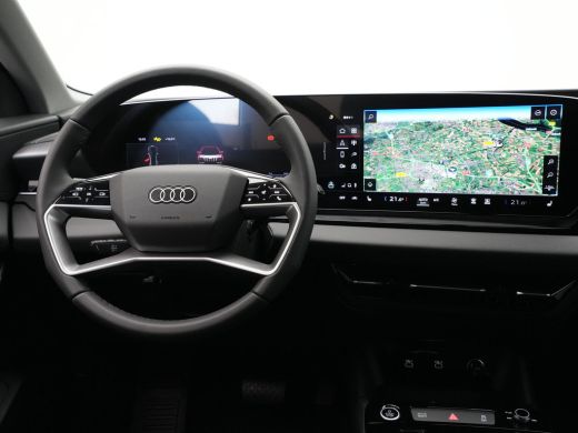 Audi Q6 e-tron edition 83 kWh Navigatie Carplay Acc Pdc Sideassist ActivLease financial lease