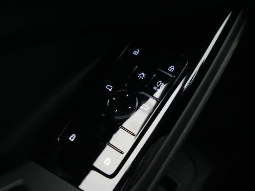 Audi Q6 e-tron edition 83 kWh Navigatie Carplay Acc Pdc Sideassist ActivLease financial lease