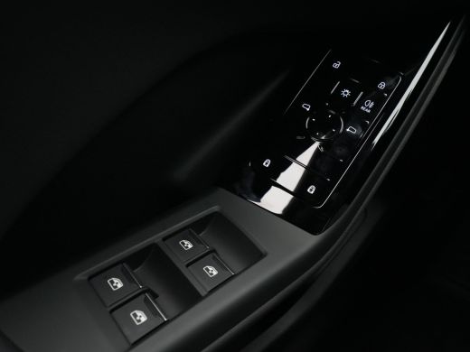Audi Q6 e-tron edition 83 kWh Navigatie Carplay Acc Pdc Sideassist ActivLease financial lease