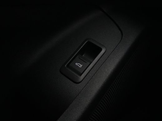 Audi Q6 e-tron edition 83 kWh Navigatie Carplay Acc Pdc Sideassist ActivLease financial lease
