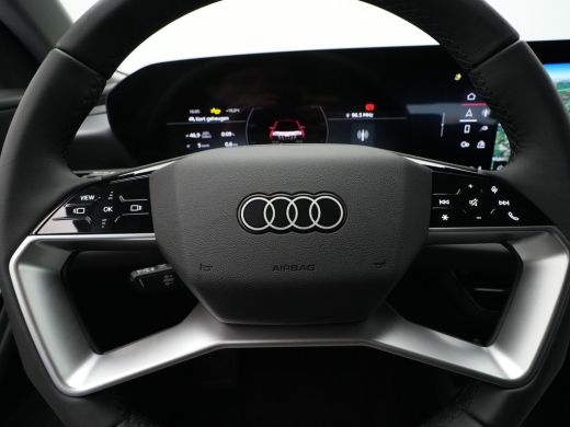 Audi Q6 e-tron edition 83 kWh Navigatie Carplay Acc Pdc Sideassist ActivLease financial lease