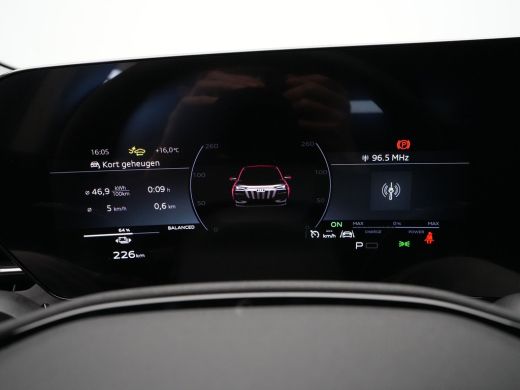 Audi Q6 e-tron edition 83 kWh Navigatie Carplay Acc Pdc Sideassist ActivLease financial lease