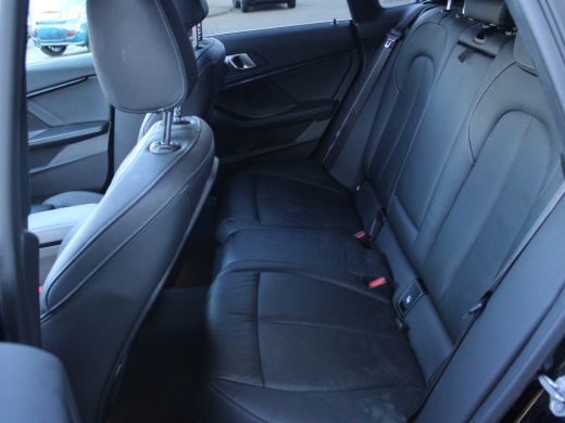 BMW 2 Serie Gran Coupé 218i High Executive NL AUTO | PANO | LEDER | STUURWIELVERW | CAMERA | ActivLease financial lease