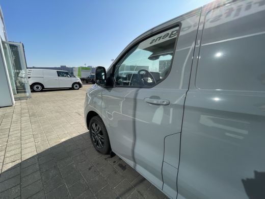Ford Transit Custom 300 2.0 TDCI L2H1 Limited 150PK handgeschakeld ActivLease financial lease