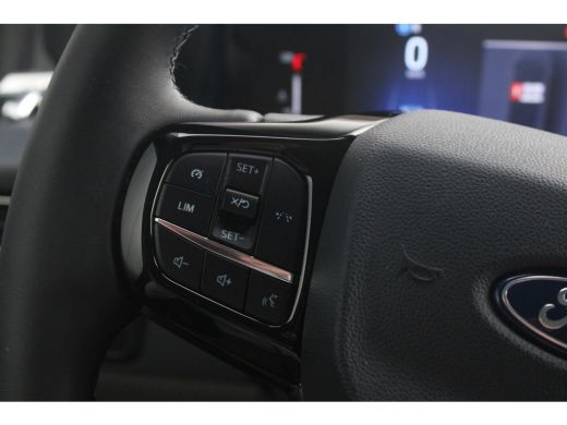Ford Transit Custom 320 2.0 TDCI L2H1 Limited | Trekhaak | LED | Camera | Stoelverwarming | Bijrijdersbank . ActivLease financial lease