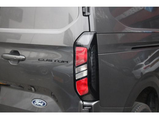 Ford Transit Custom 320 2.0 TDCI L2H1 Limited | Trekhaak | LED | Camera | Stoelverwarming | Bijrijdersbank . ActivLease financial lease