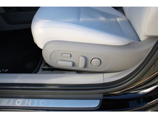 Hyundai IONIQ 6 Lounge AWD 77 kWh | DEMO auto | Wit interieur | Stoel verwarming / ventilatie | Airco | 360 grade... ActivLease financial lease