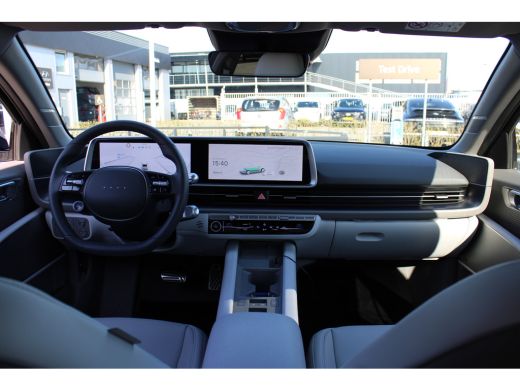 Hyundai IONIQ 6 Lounge AWD 77 kWh | DEMO auto | Wit interieur | Stoel verwarming / ventilatie | Airco | 360 grade... ActivLease financial lease