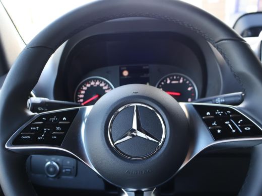 Mercedes Sprinter 319 CDI 190 PK AUT9 L2H2 + 18 INCH | LED | APPLE CARPLAY | SIDEBARS | CAMERA | ADAPTIVE CRUISE ActivLease financial lease