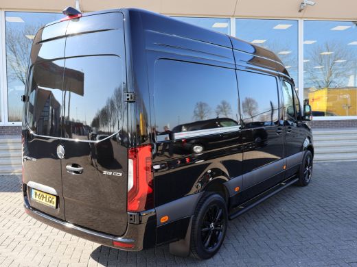 Mercedes Sprinter 319 CDI 190 PK AUT9 L2H2 + 18 INCH | LED | APPLE CARPLAY | SIDEBARS | CAMERA | ADAPTIVE CRUISE ActivLease financial lease