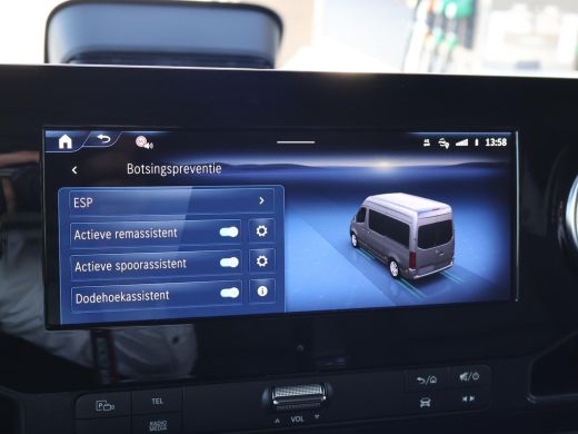 Mercedes Sprinter 319 CDI 190 PK AUT9 L2H2 + 18 INCH | LED | APPLE CARPLAY | SIDEBARS | CAMERA | ADAPTIVE CRUISE ActivLease financial lease