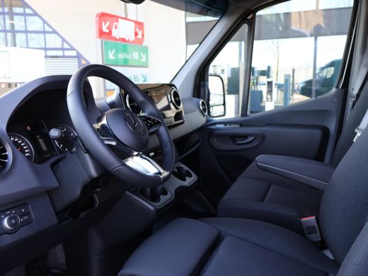 Mercedes Sprinter 319 CDI 190 PK AUT9 L2H2 + 18 INCH | LED | APPLE CARPLAY | SIDEBARS | CAMERA | ADAPTIVE CRUISE ActivLease financial lease