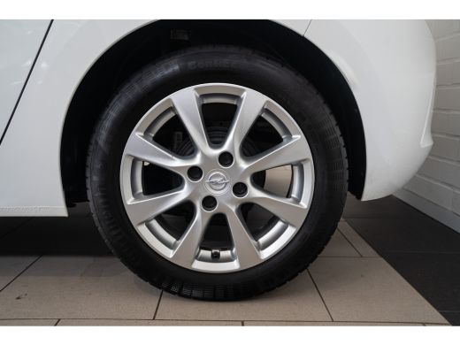 Opel Corsa 1.2 Edition | Navigatie | Verwarmd stuurwiel | Parkeersensoren | Apple Carplay & Android Auto | ActivLease financial lease